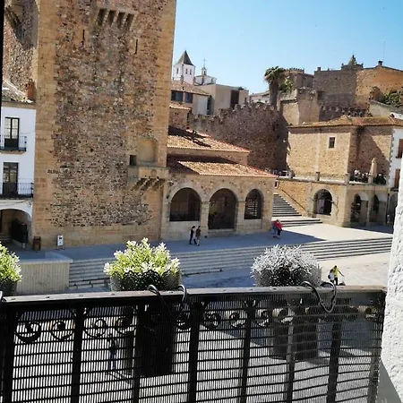 Apartamentos La Machacona Plaza Mayor Caces Exterior foto